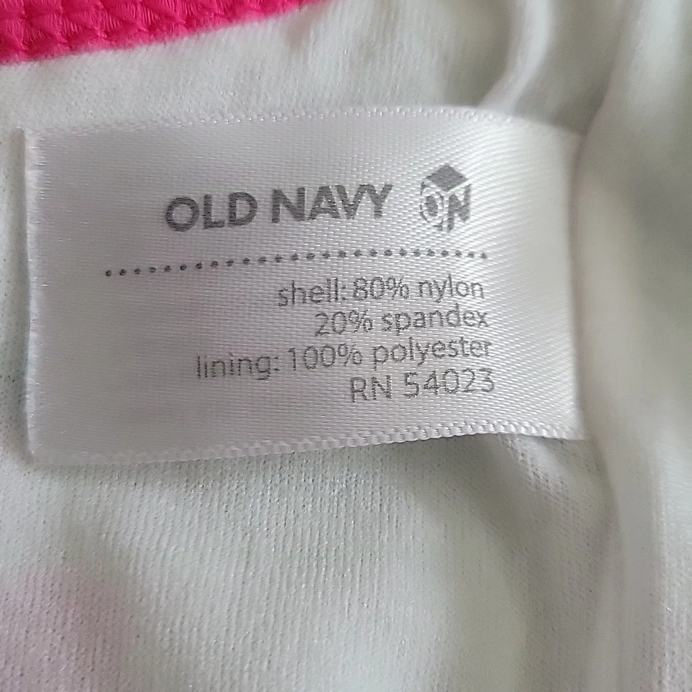 Old Navy host pick